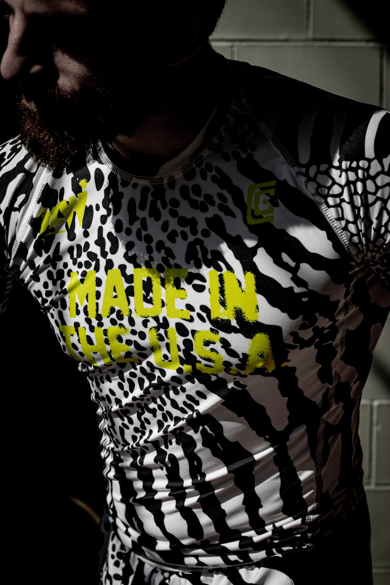 DxW: Feral Crossover men's rash guard, 0000