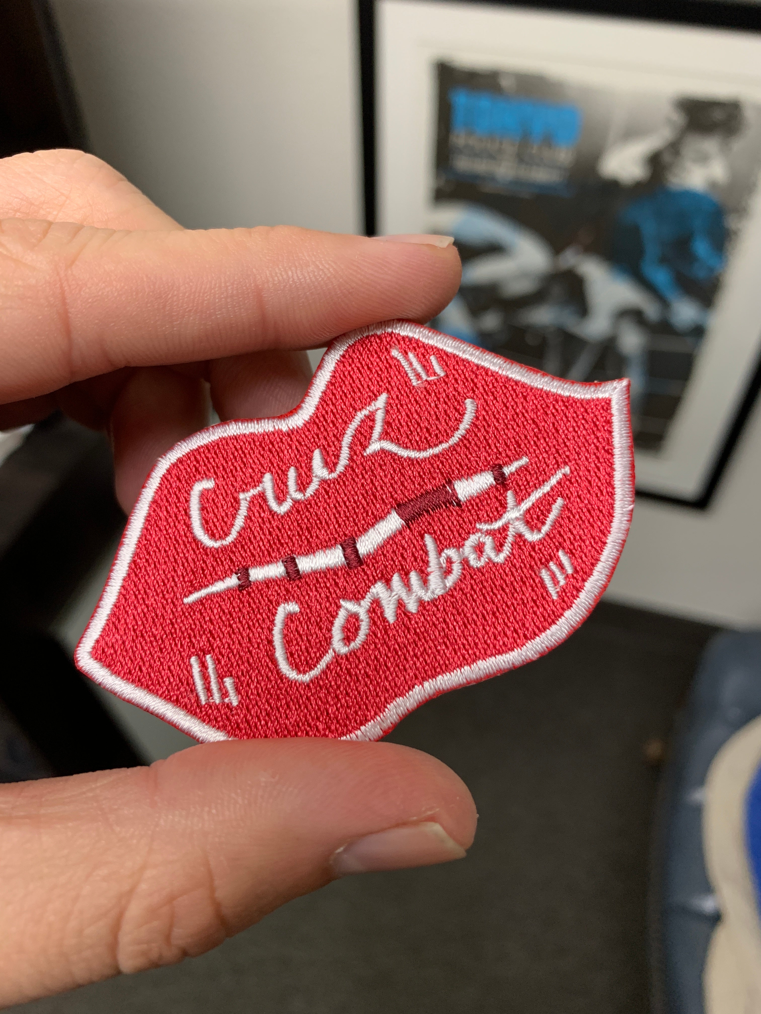 Lips embroidered patch, pink/white/red